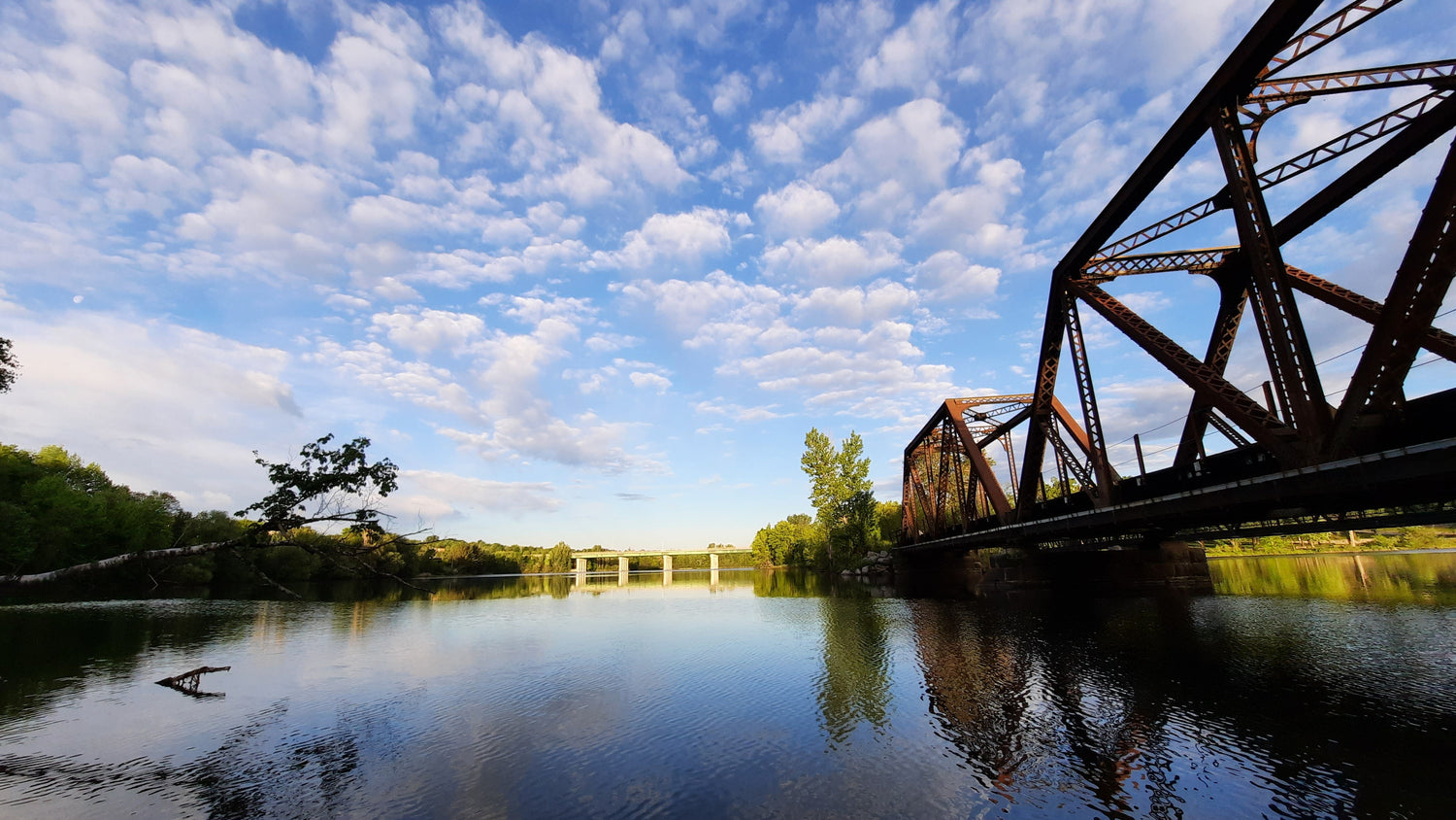 Pont Noir Du 30 Mai 2021 (Vue B2) Matin Bleu Nuages Blancs