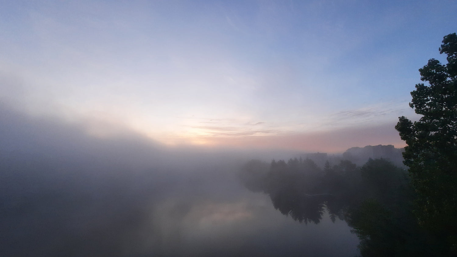 Aube Et Brume Du 1 Juin 2021 (Vue Sure)