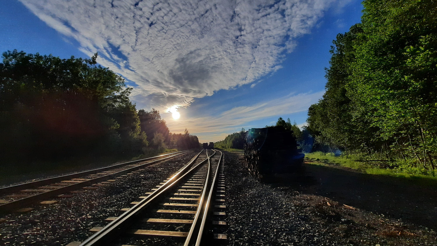 Les Rails Et Soleil 17 Juin 2021 (Vue Rr1) Nuages