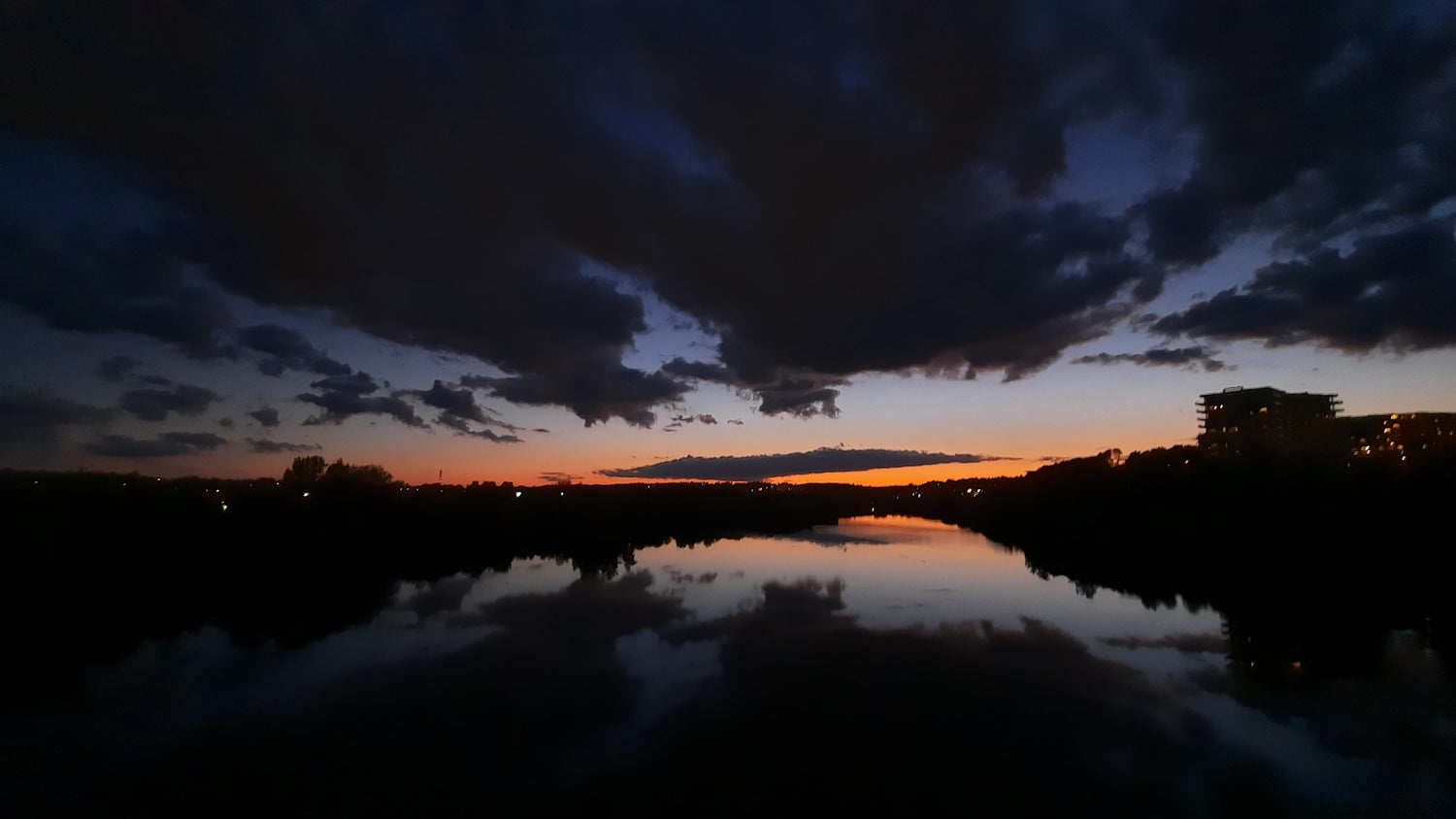 Crépuscule Du 19 Juin 2021 (Vue Sureo) 21H24