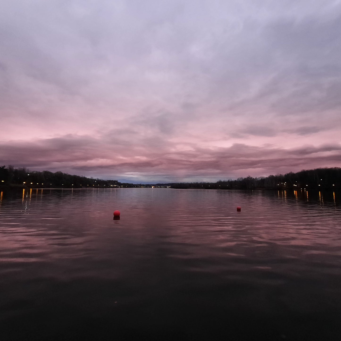 2021-11-12 16:27 Le Retour Des Grosses Boules Sherbrooke (Vue Lac-Des-Nations)