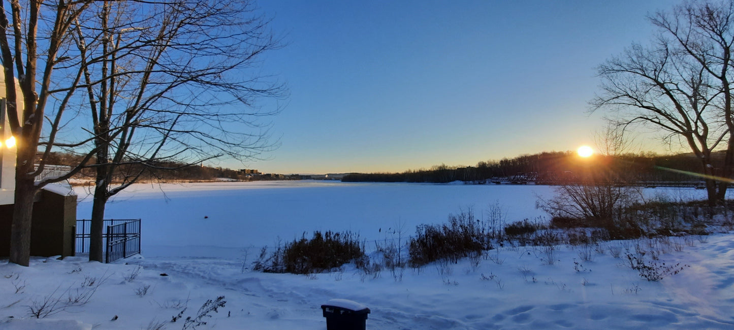 Lever De Soleil Au Lac-Des-Nations (Vue Q0)