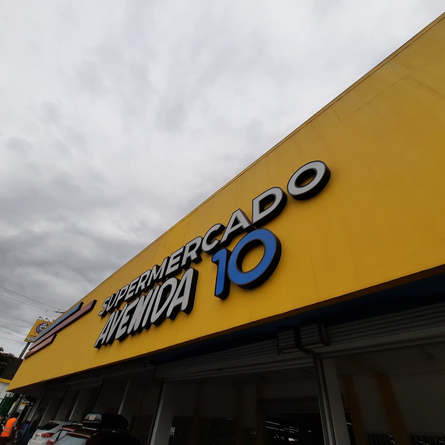 Supermercado Avenida 10