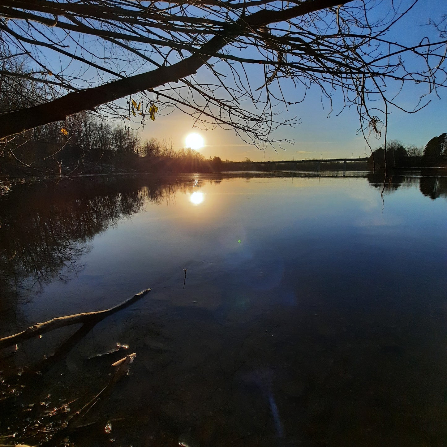 2023-12-22 15:14 Coucher De Soleil (Vue 1974)